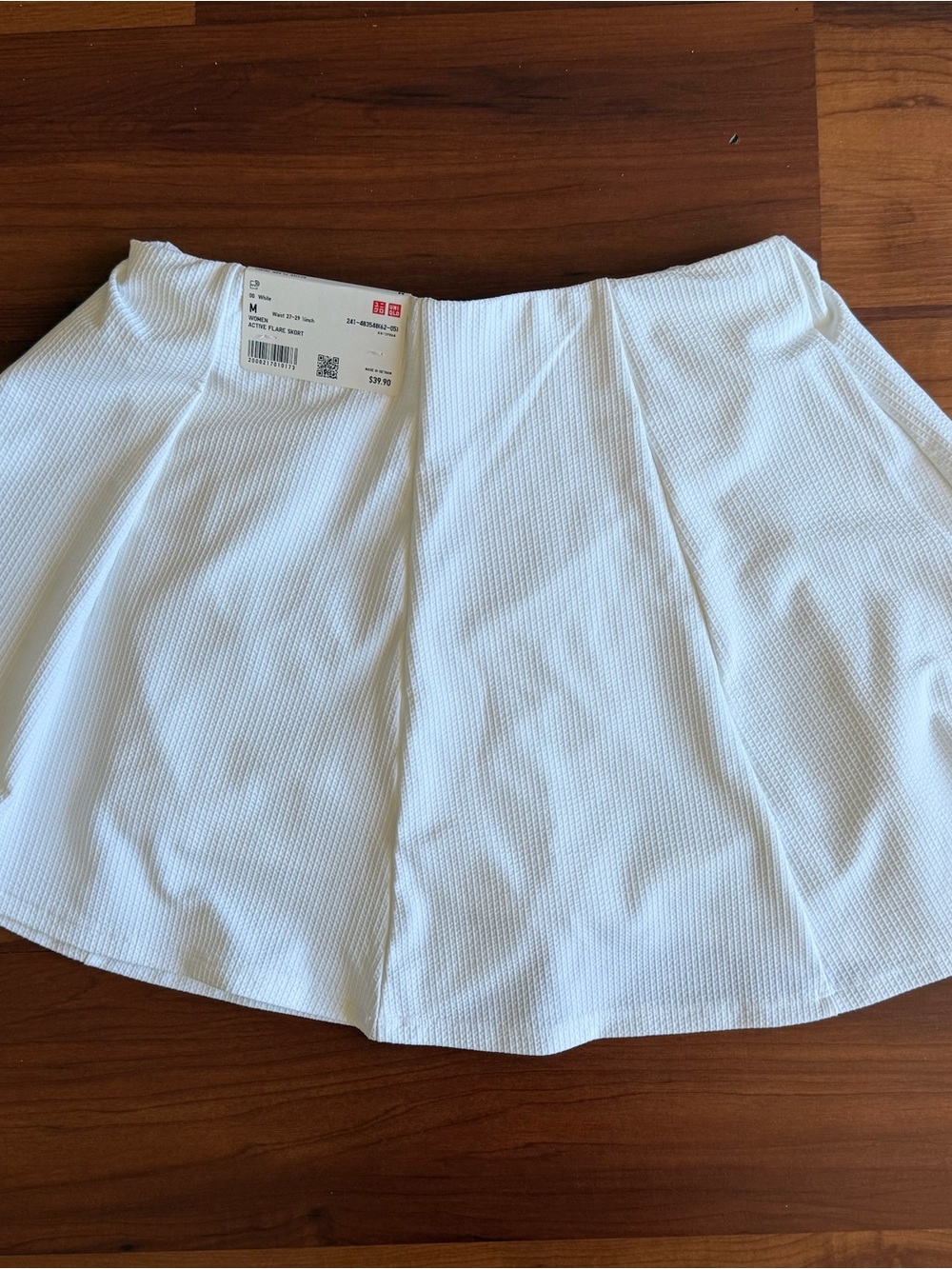 NWT Uniqlo White Textured Skort